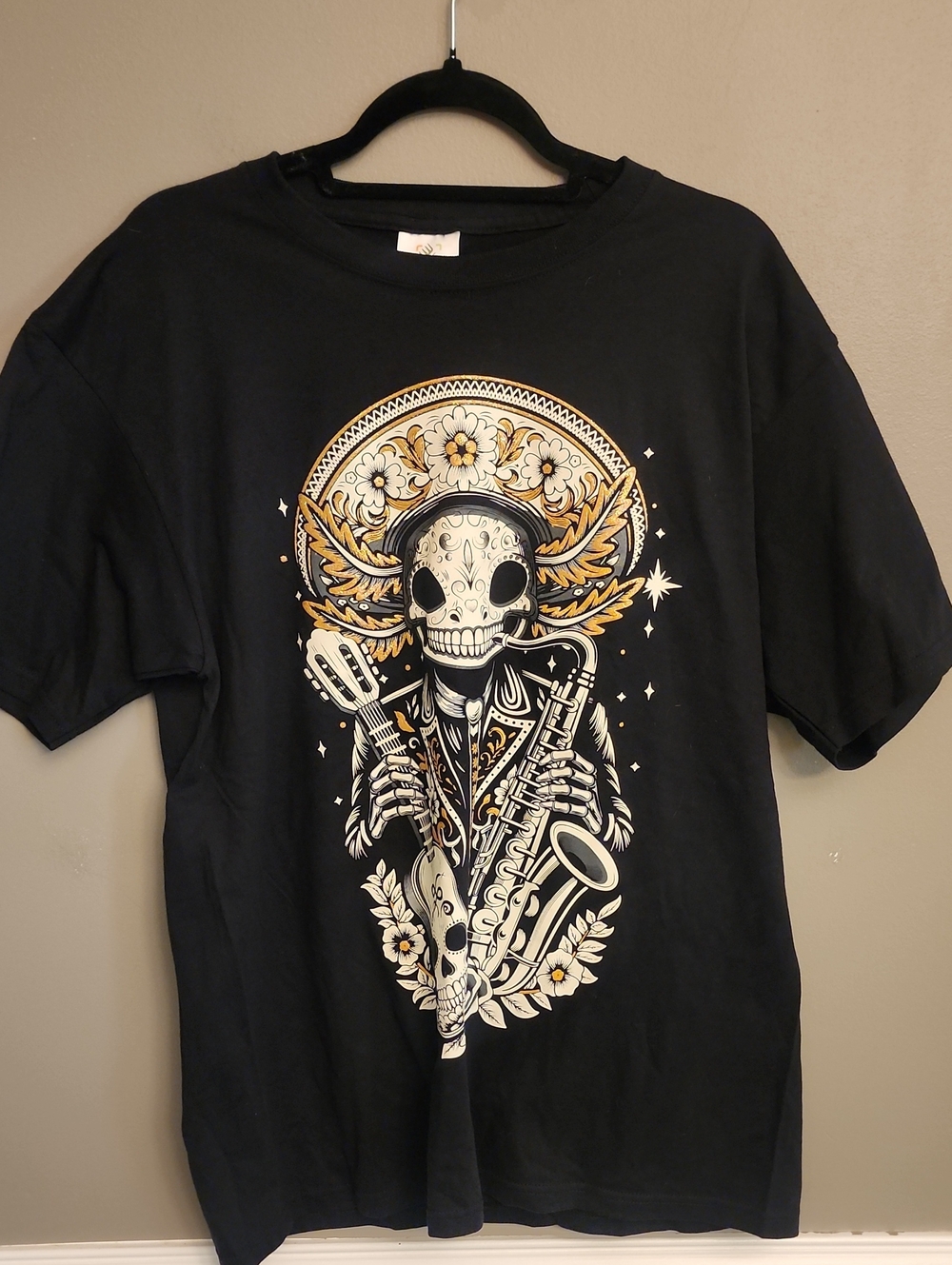 NWT Black Day of the Dead Skull Graphic Tee